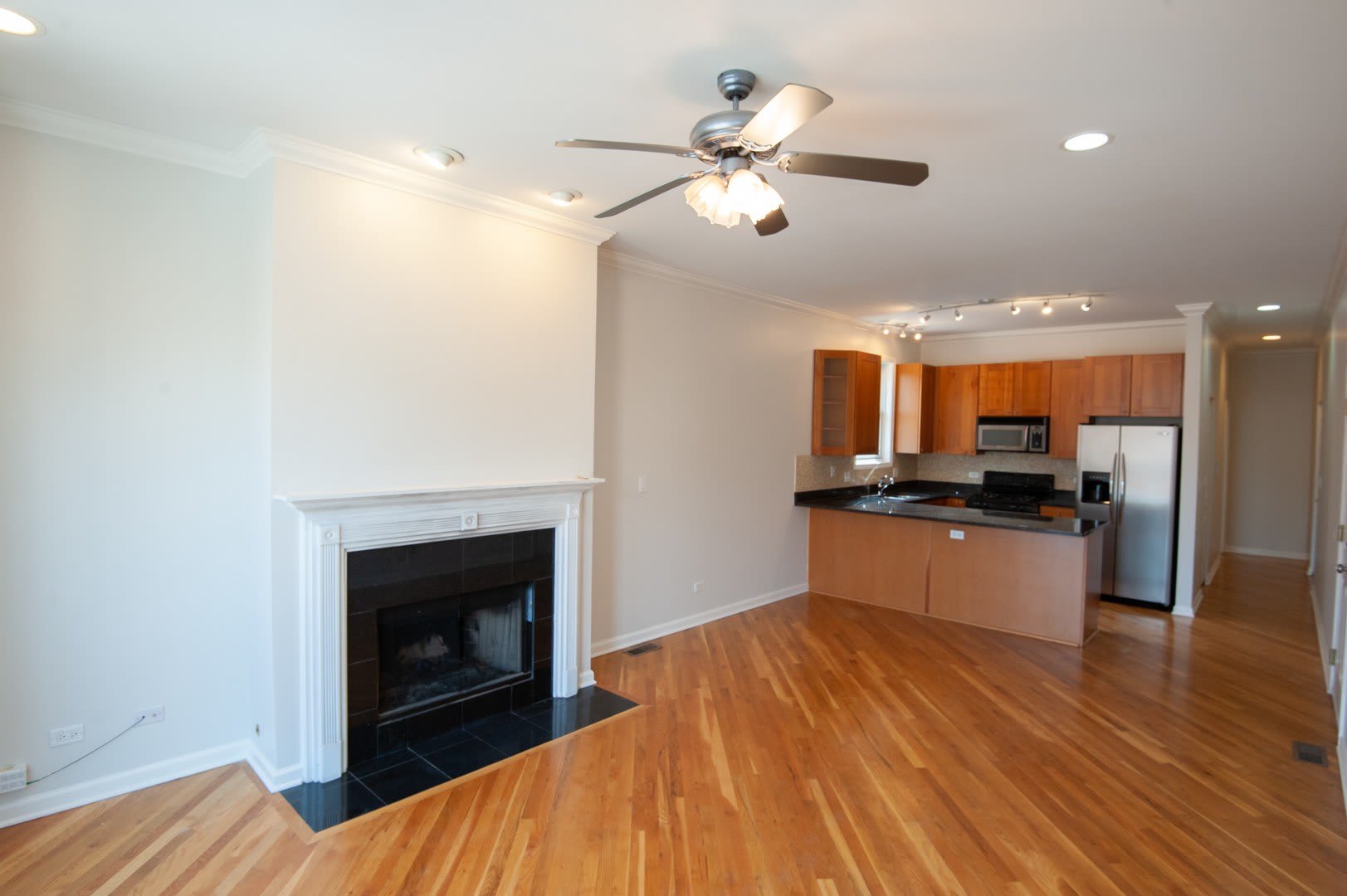 2427 W Augusta Boulevard – photo 5