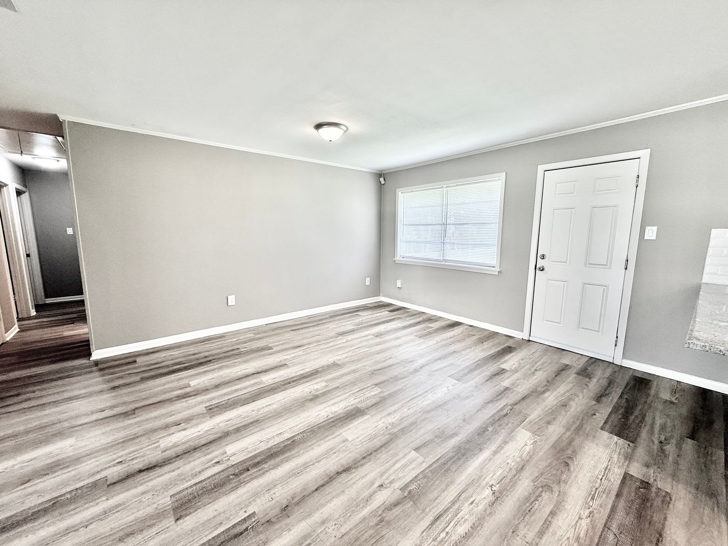 Bright & Spacious 3 Bedroom Brick Home with Double Carport & Large Backyard – photo 4