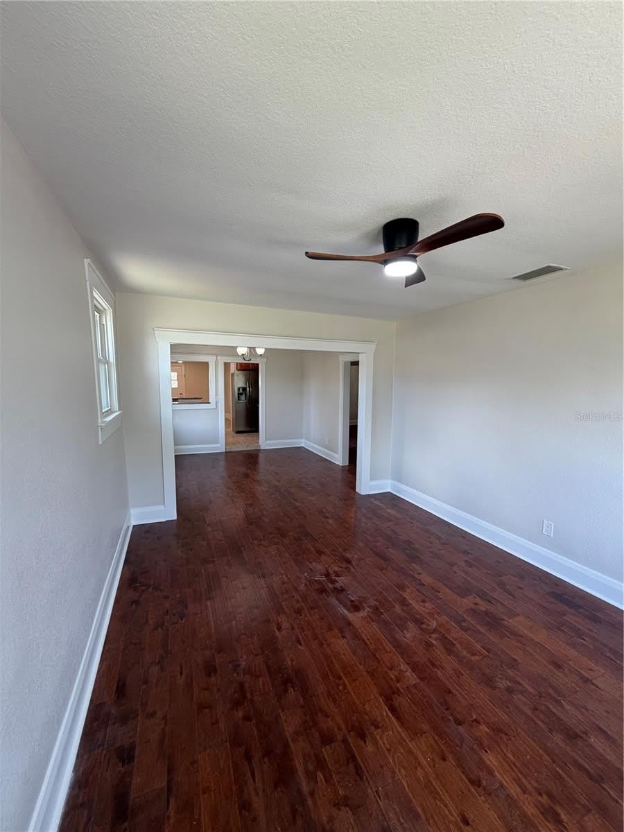 919 W Plymouth Street – photo 3