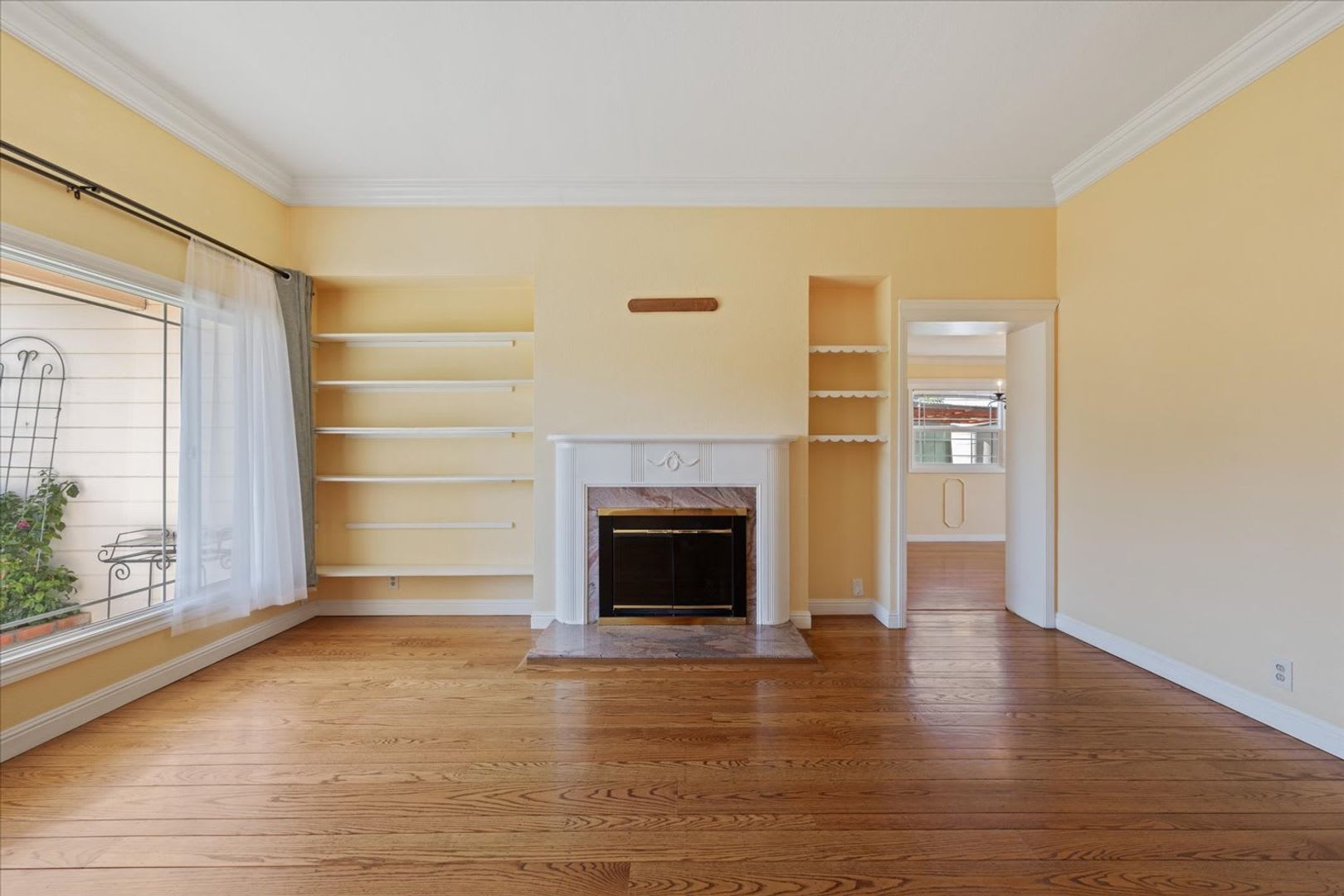 Charming 3-Bedroom Home in Shoreview – photo 5