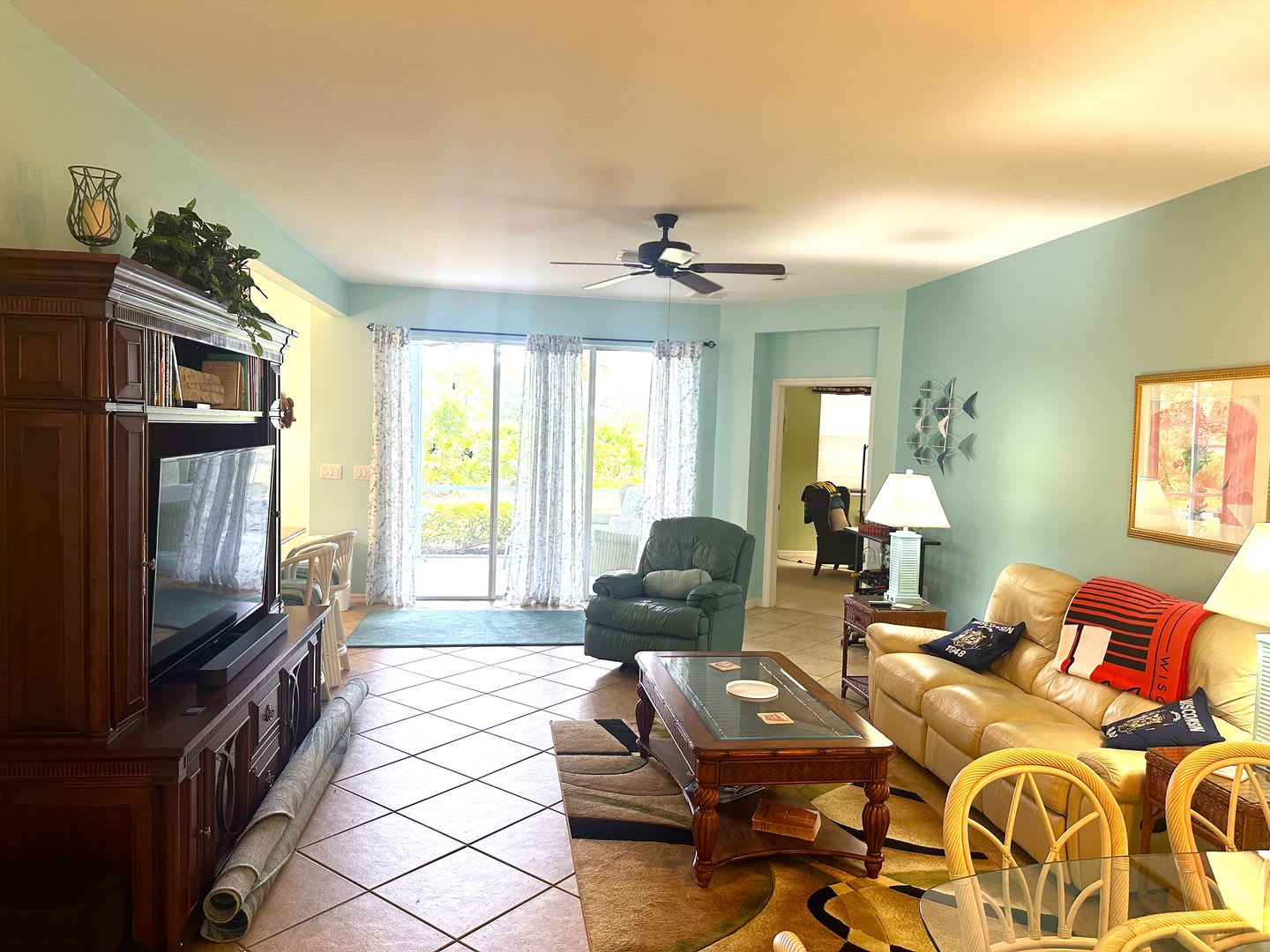 Furnished Turnkey 2 Den 2 Bath 1 Car Garage 1St Floor Condo In River Hall – photo 4