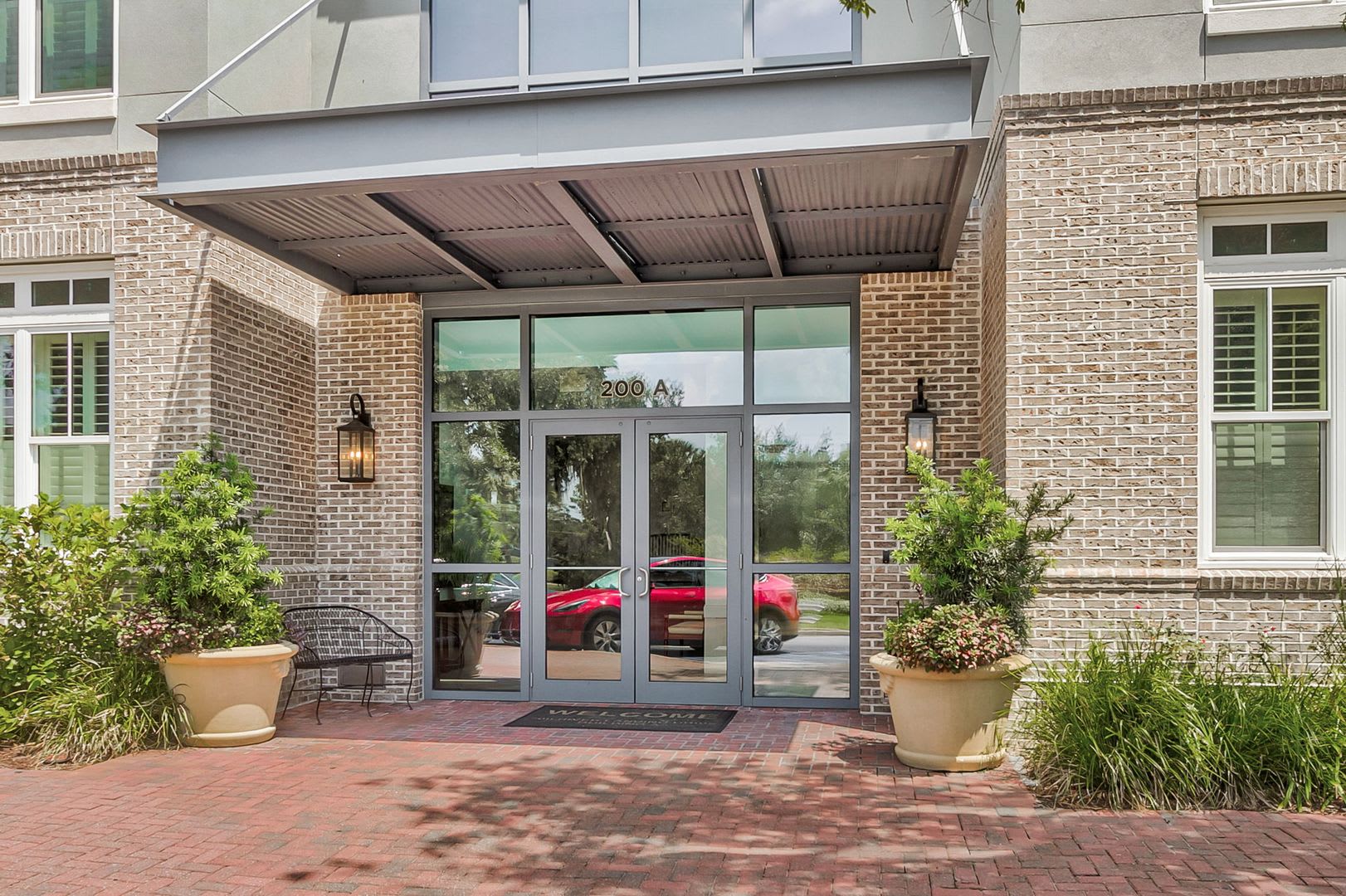 Modern Daniel Island Condo – photo 3