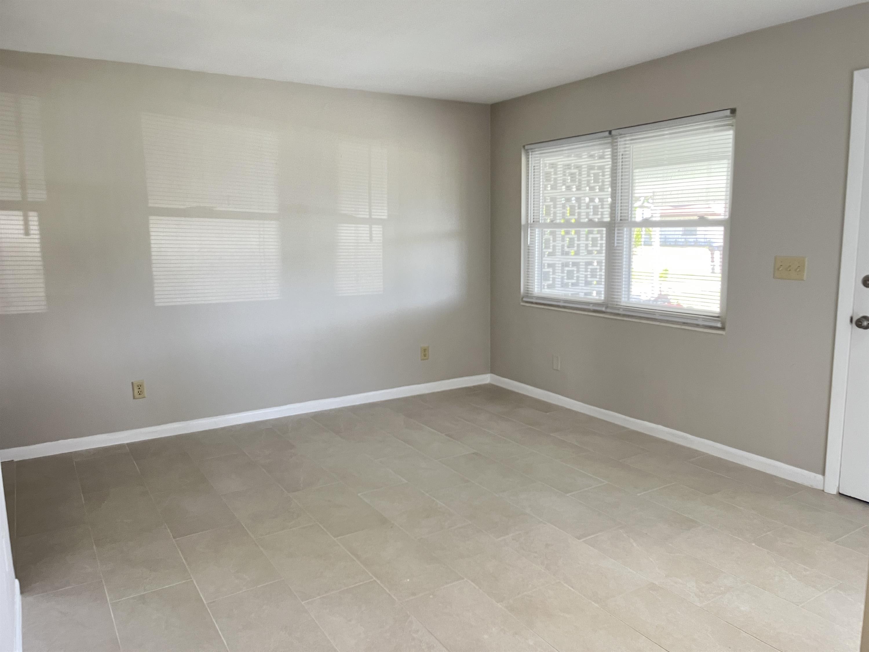 4620 SE 4th Pl – photo 5