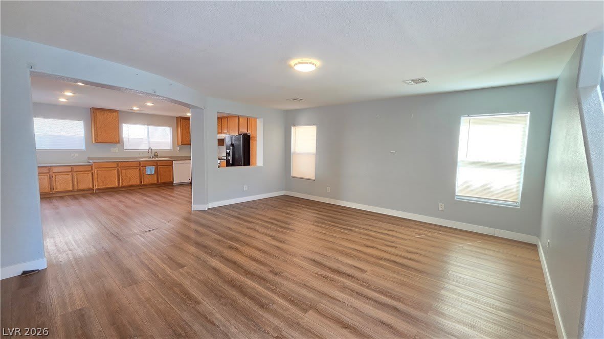 628 Port Talbot Avenue – photo 4