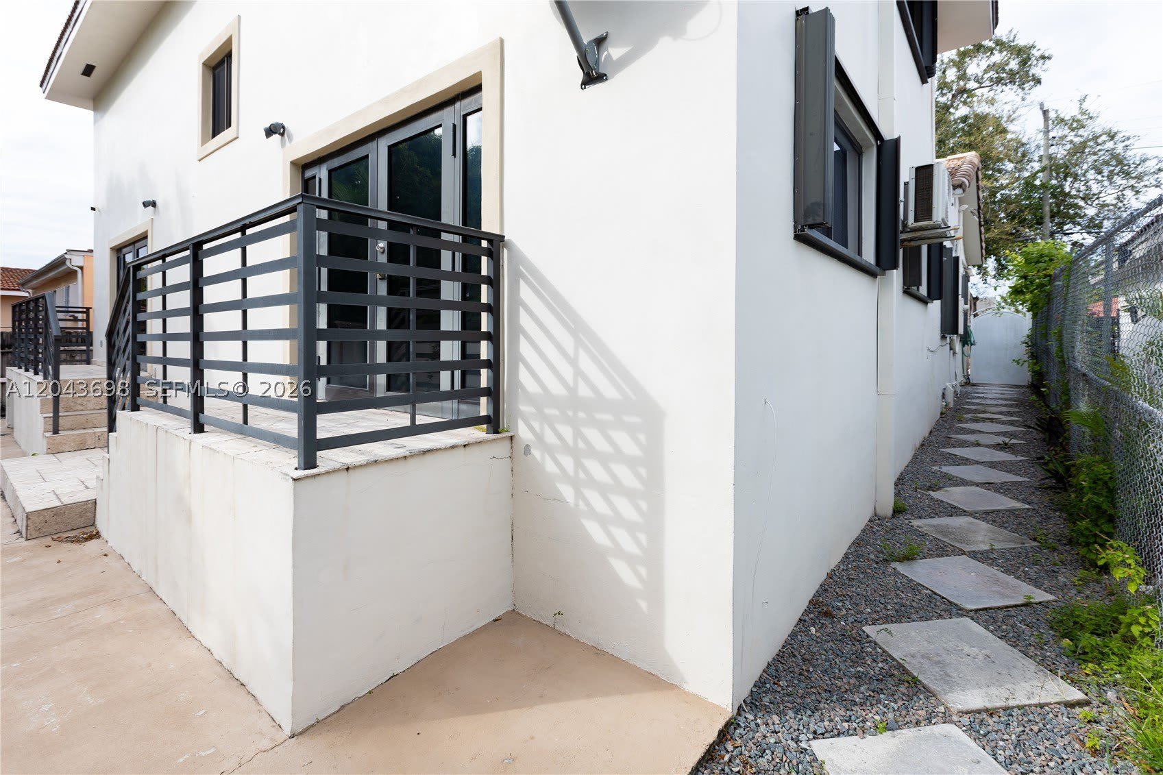 4538 SW 1st St – photo 1