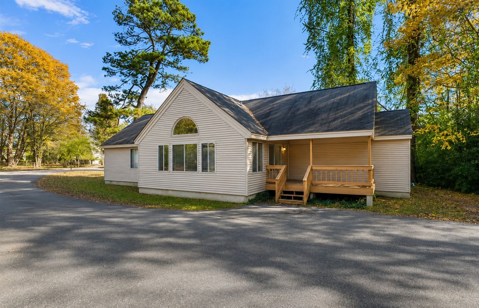 3 bedroom/ 3 bathroom- Mimosa Lane- W&M Law School – photo 3