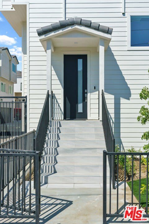 14651 W Sara Ln – photo 2