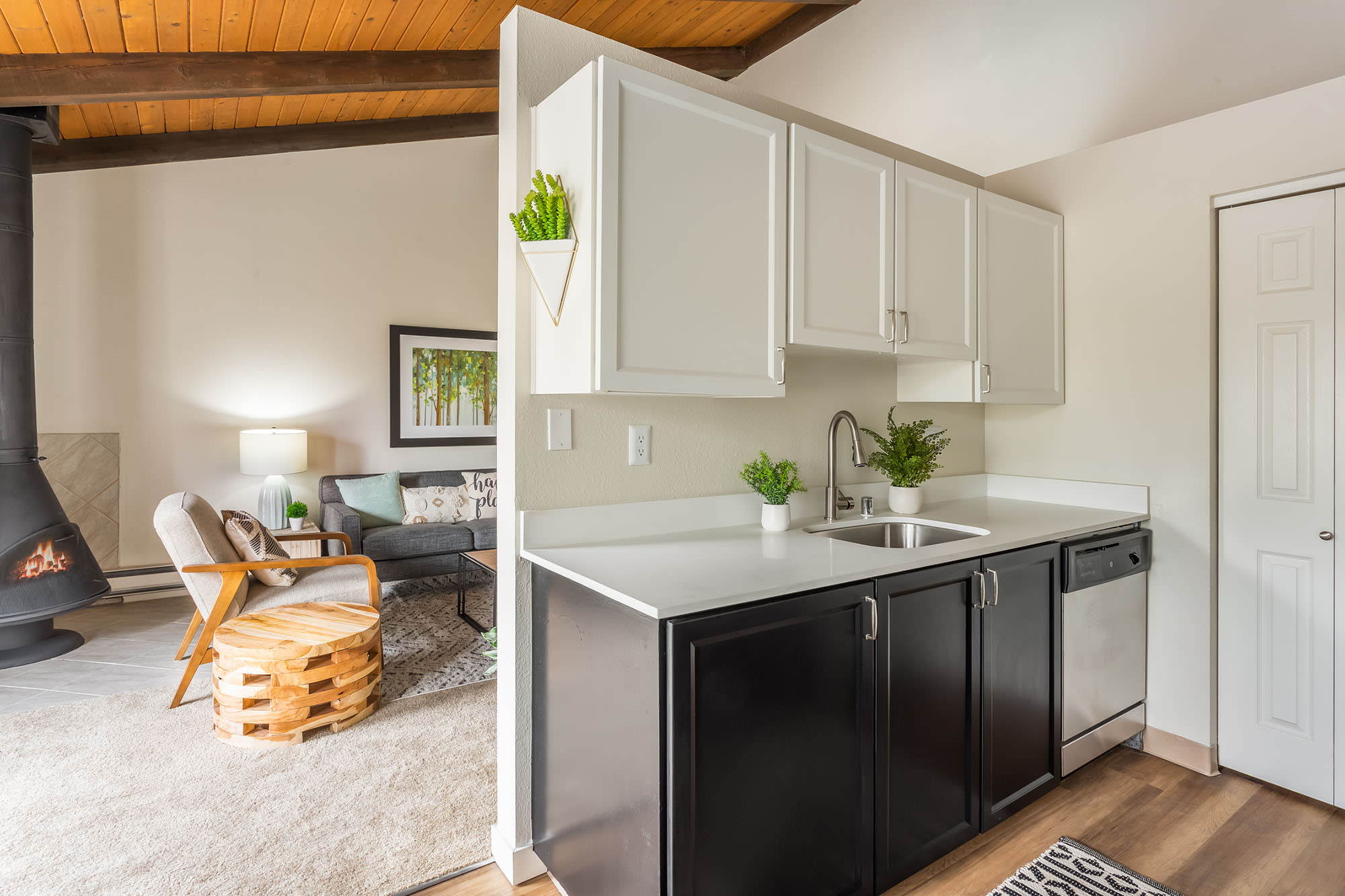 The Timbers at Kenmore – photo 4