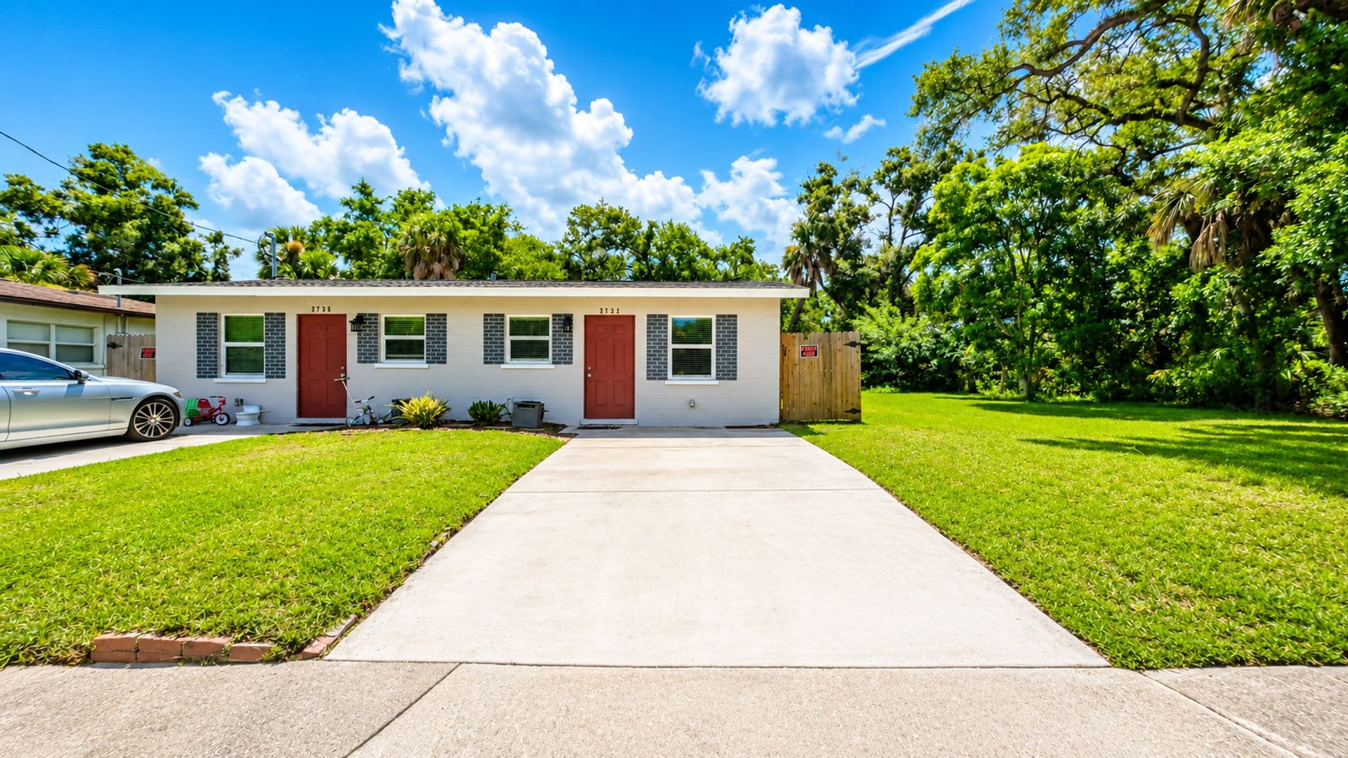 Annual UNfurnished Beautifully totally renovated duplex in Sarasota – photo 2