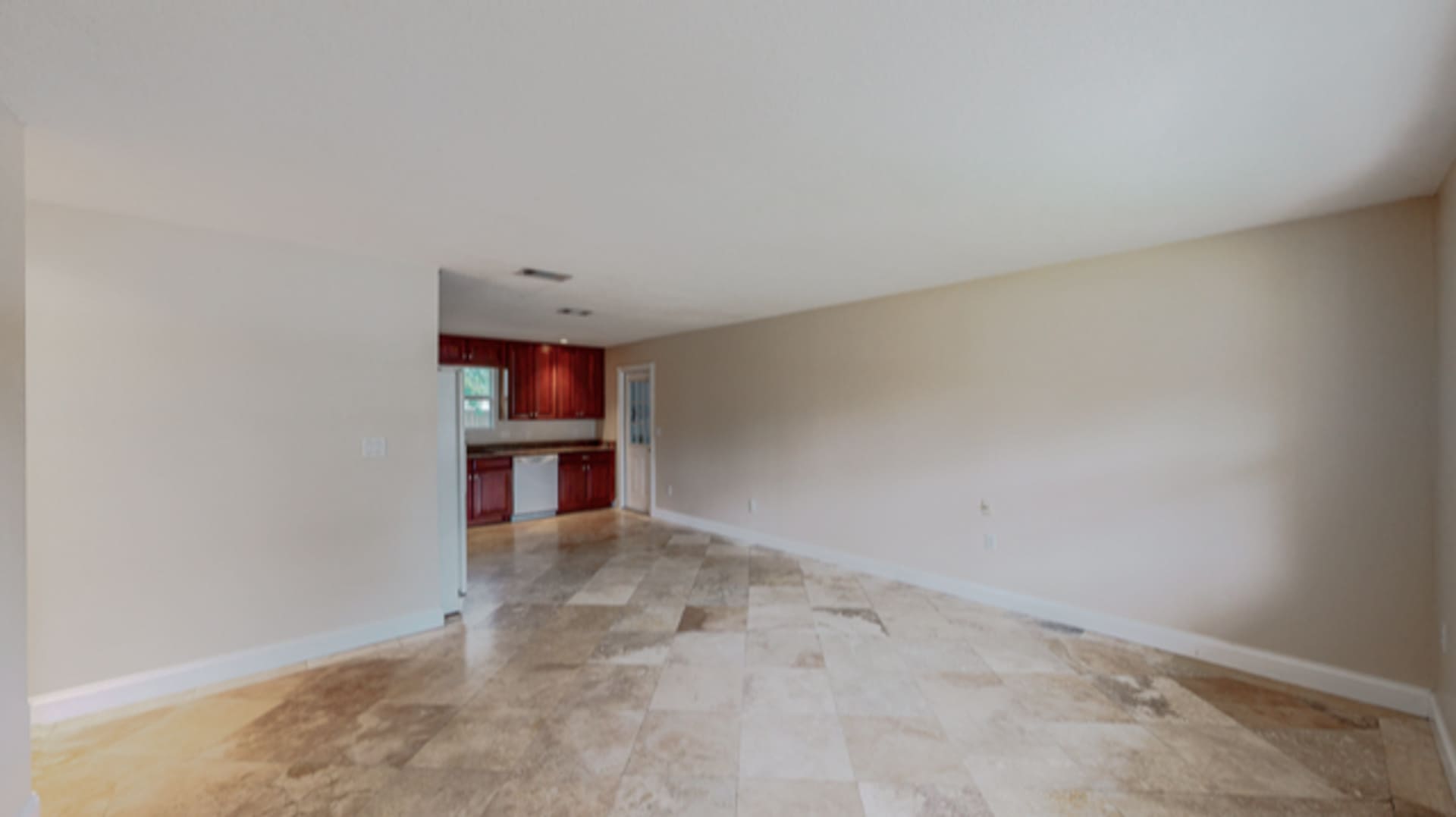 3/2 with Den and extra long single car garage, huge fenced back yard – photo 2