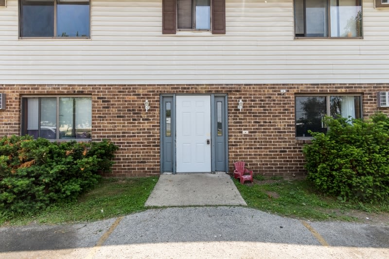 1534 Moraine Terrace – photo 2
