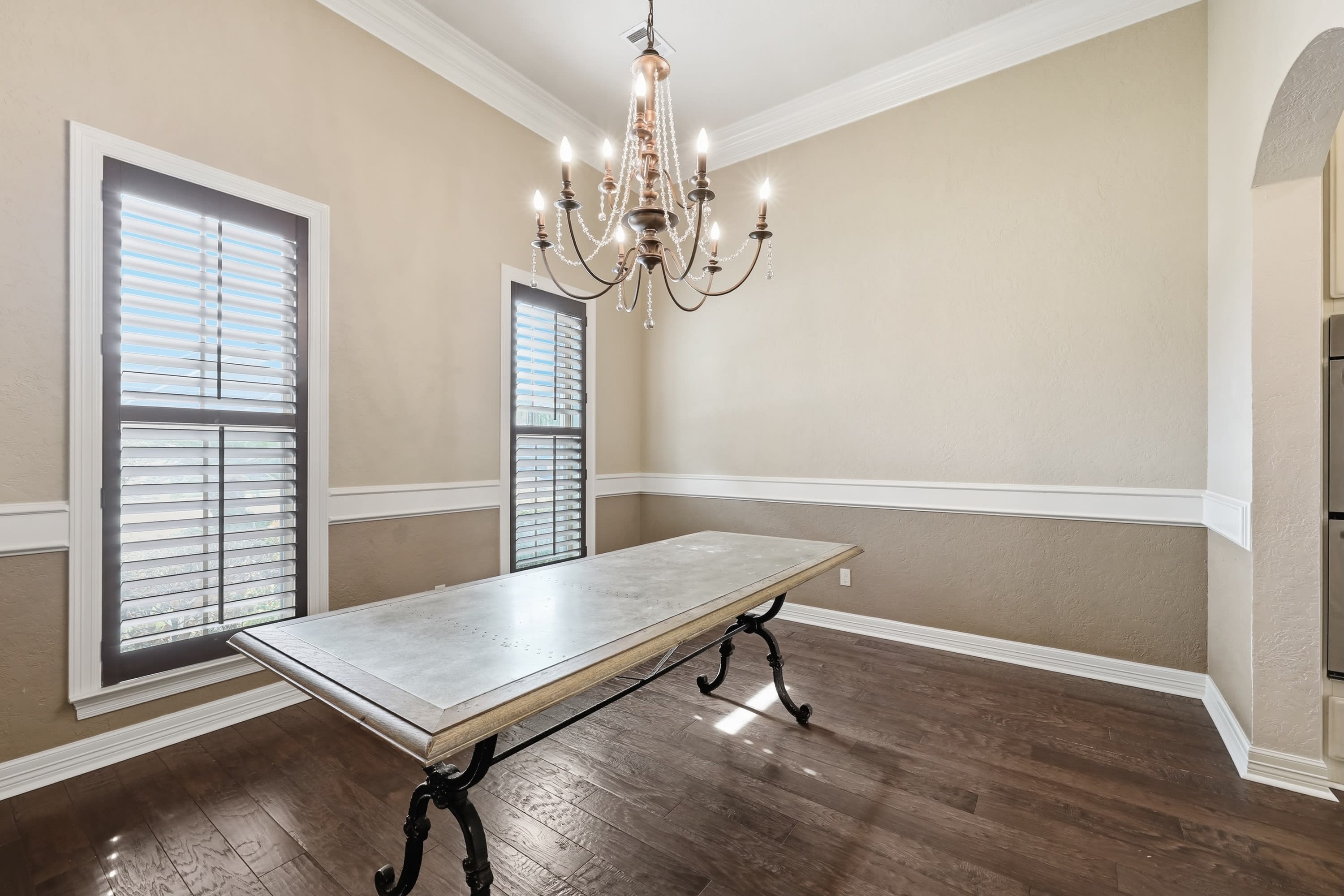 6470 Claybourn Drive – photo 2