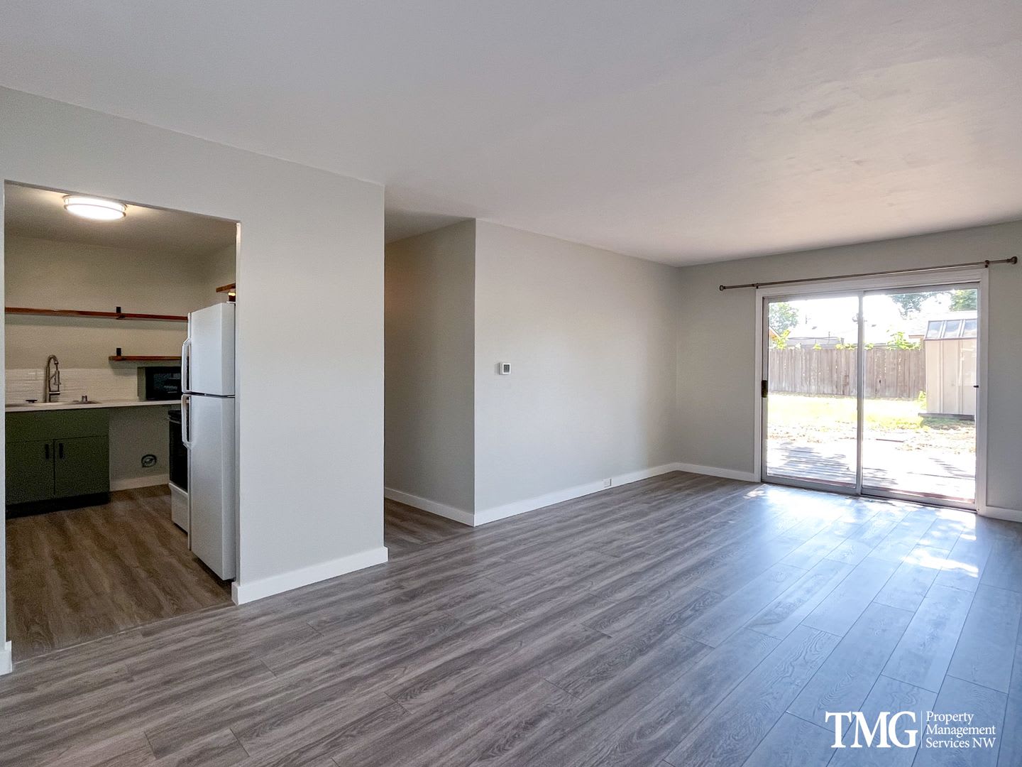 Remodeled Rambler For Rent New Floors New Bathroom Fully Fenced Yard Pets Welcome – photo 4