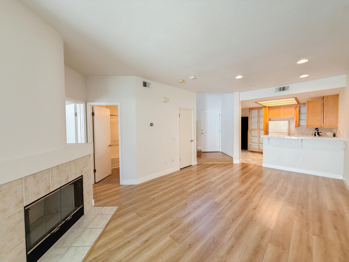 Richmond Marina Bay 3 Bed 3 Bath Townhome in Gated Bay Front Community – photo 3