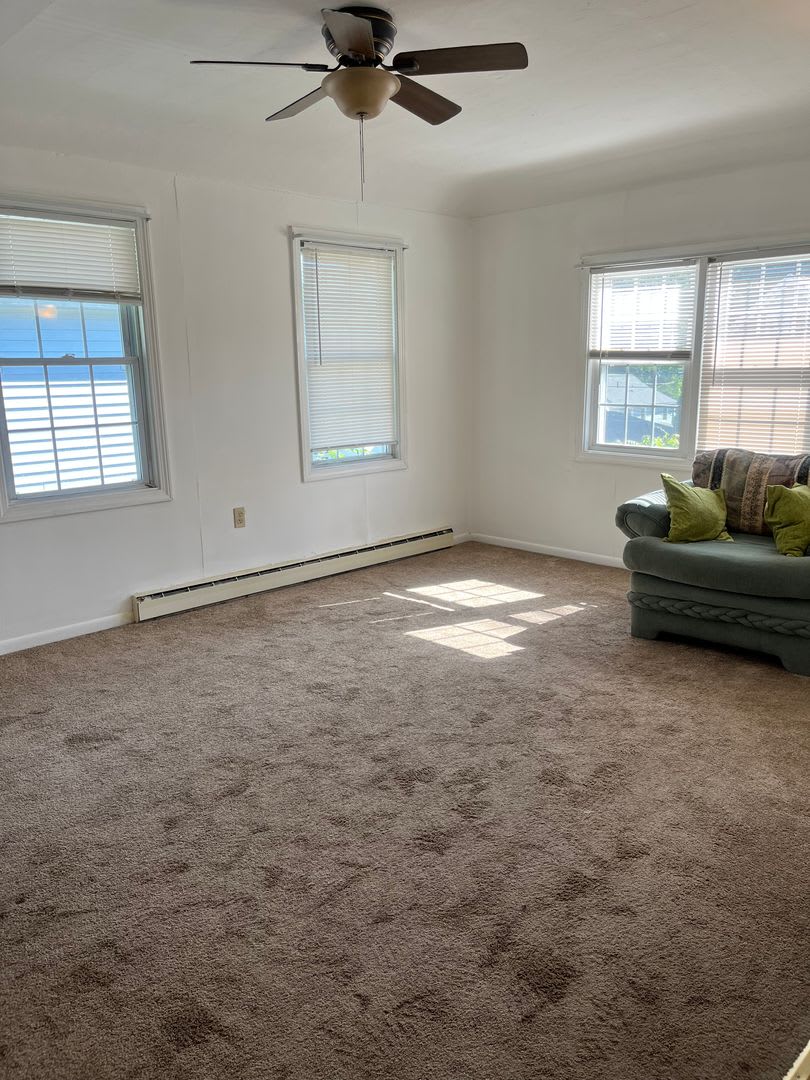 2 BED, 1 BATH 2ND FL RENTAL – photo 3