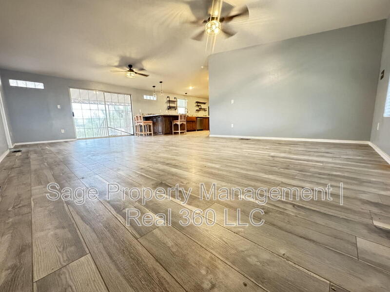 4879 N Monterey Dr – photo 1