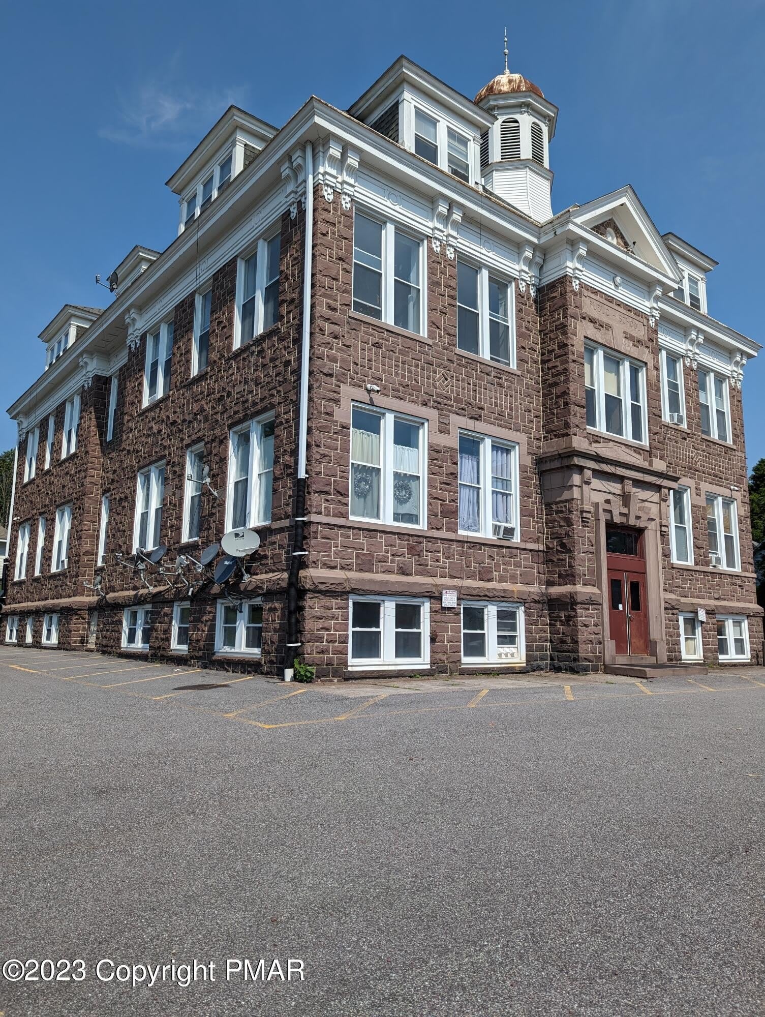 300 Elmira Street – photo 2