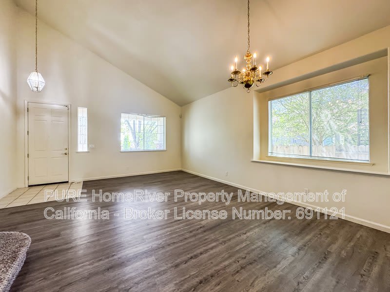 2128 Topham Court – photo 4