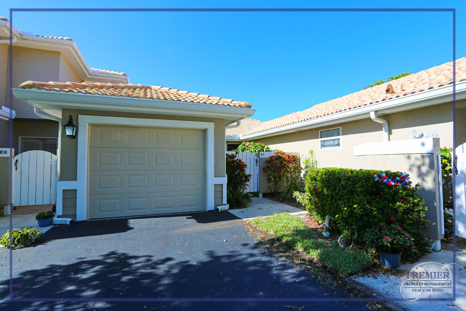 Serene Lake View Pet Friendly Great Location Short Drive To Multiple Public Beaches Emerald Bay 3 Beds 2Baths One Car Garage Unfurnished Annual Rental – photo 5