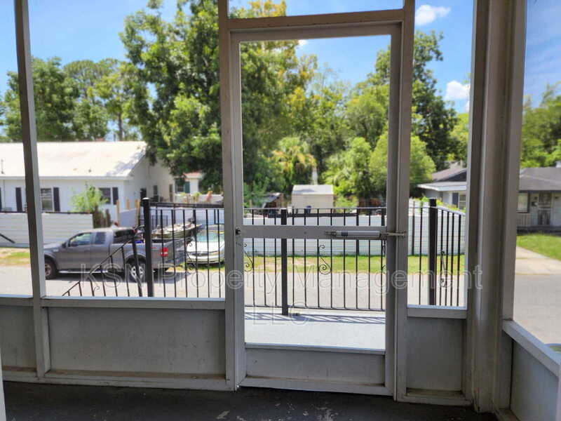 920 East 32nd Street – photo 2
