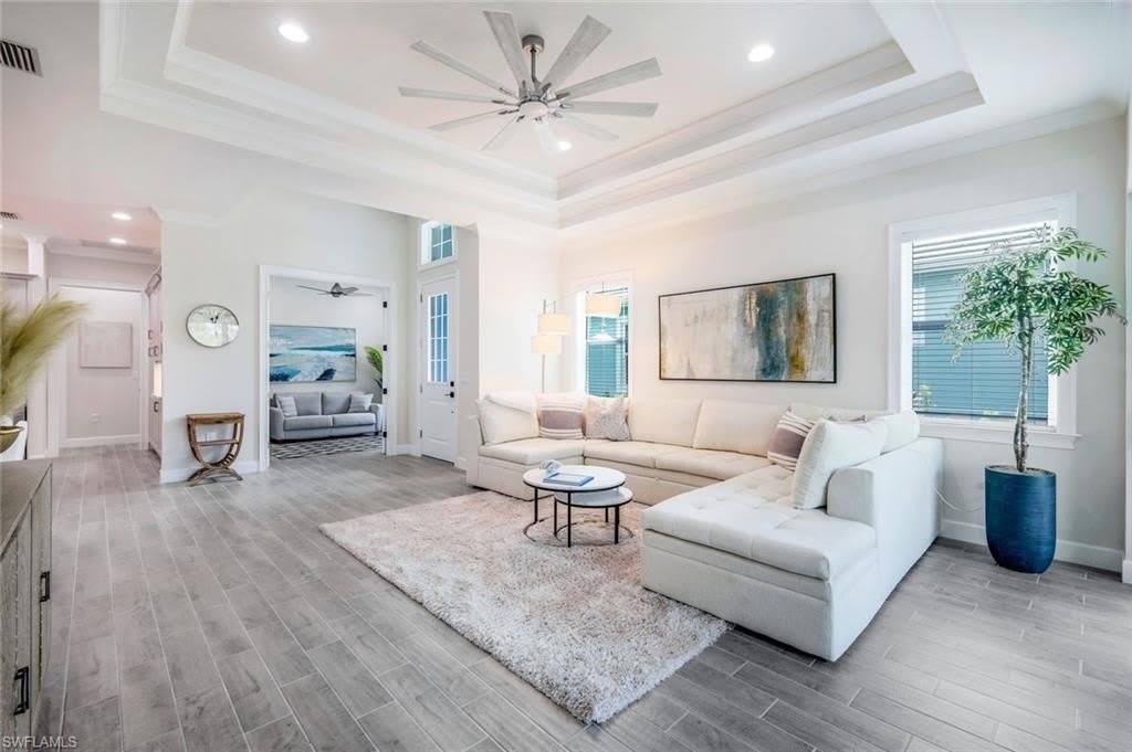 6875 Saona Ct – photo 3