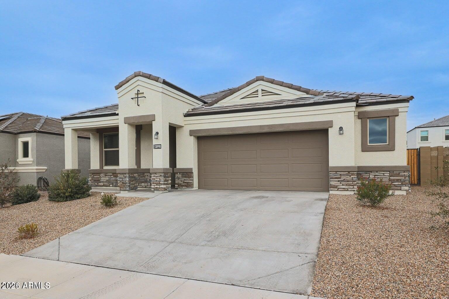 30998 W EARLL Drive – photo 1