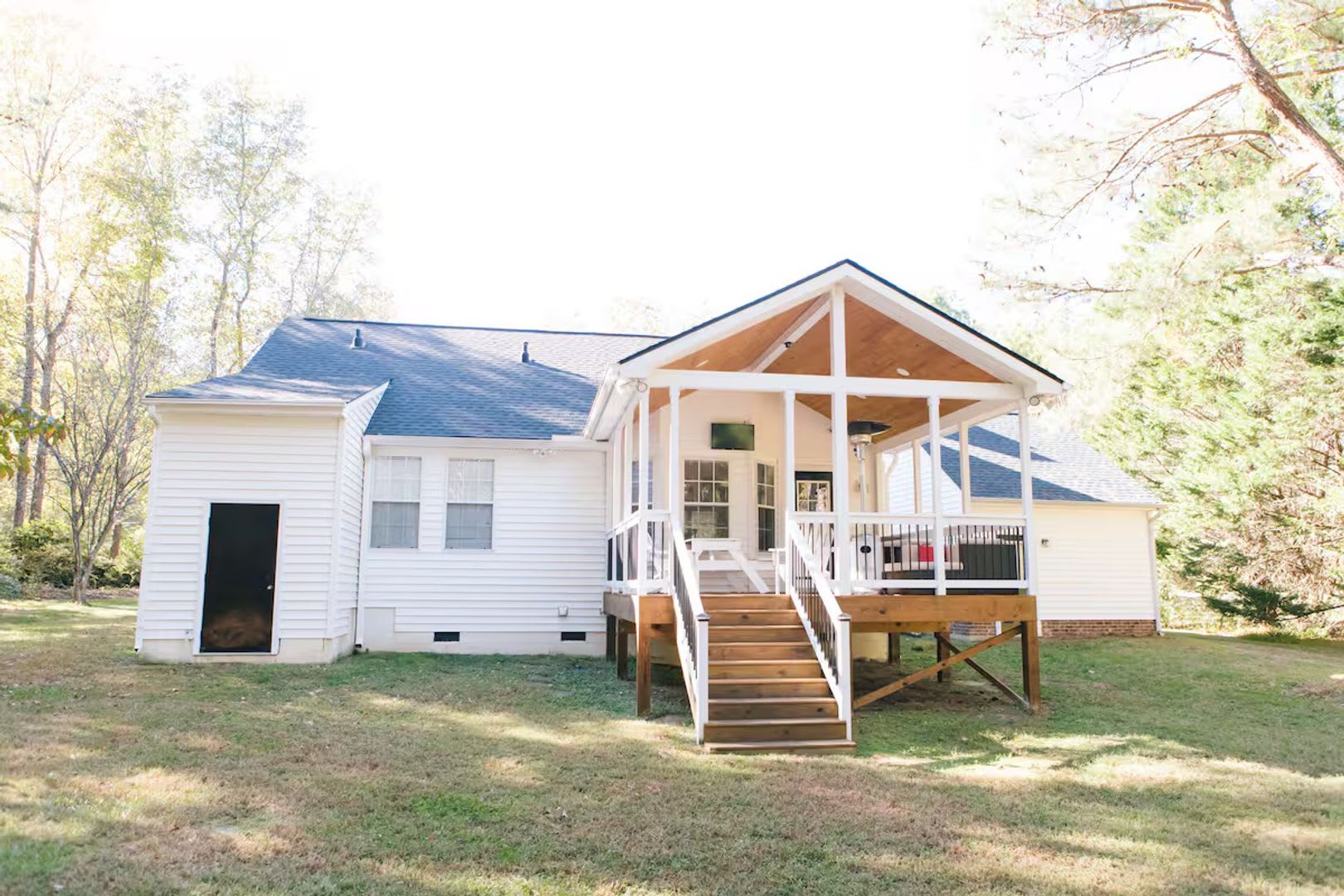 Room In 3 Bedroom Home At Sandy Pines Dr – photo 1