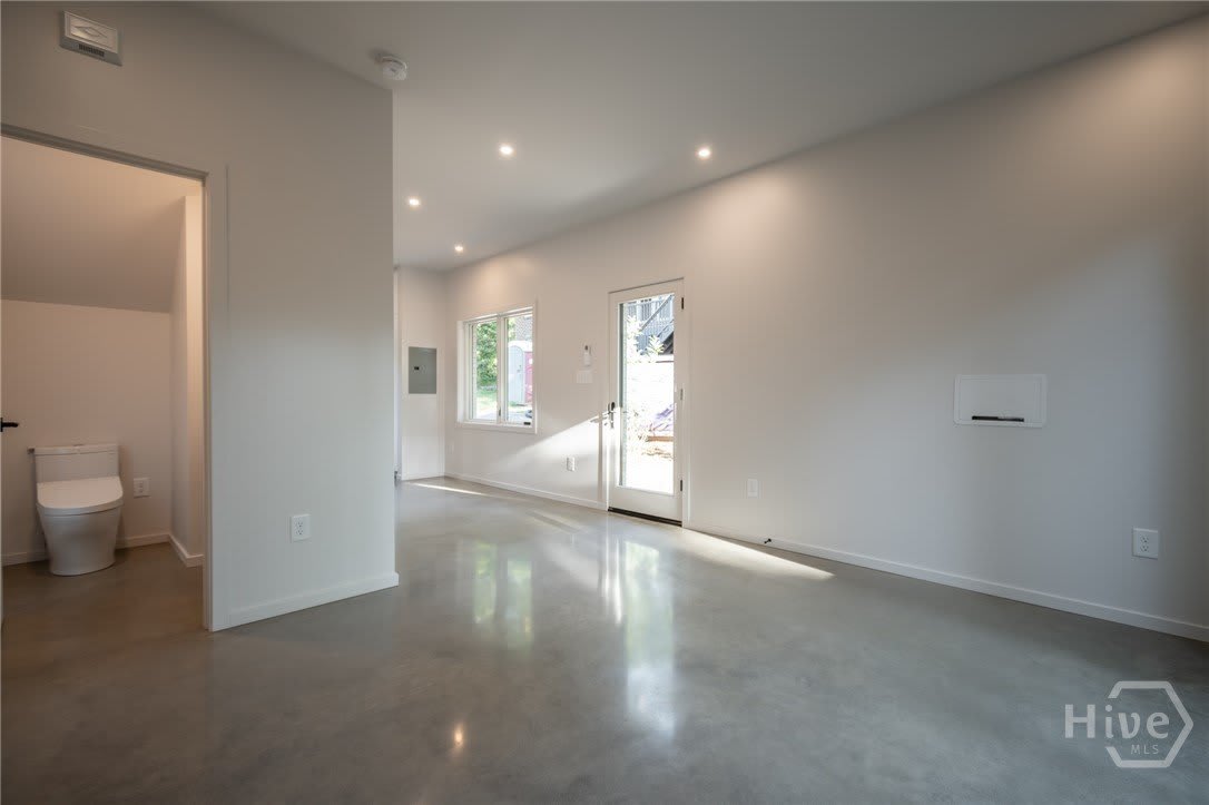 297 Morton Avenue – photo 5