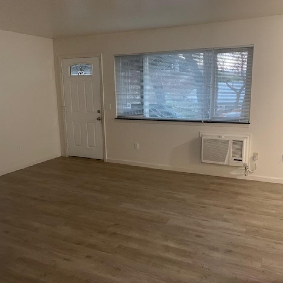 275 11th St – photo 1