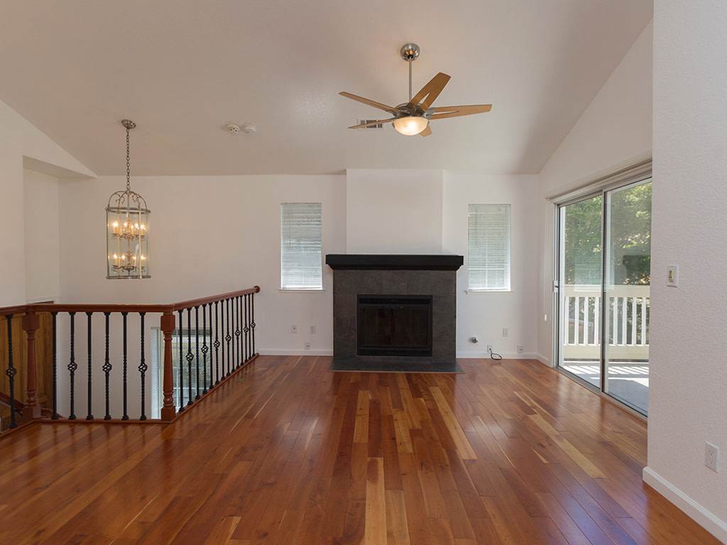 Delightful 3 Bedroom, 2 bath, Community Pool & Tennis, West Danville! – photo 2