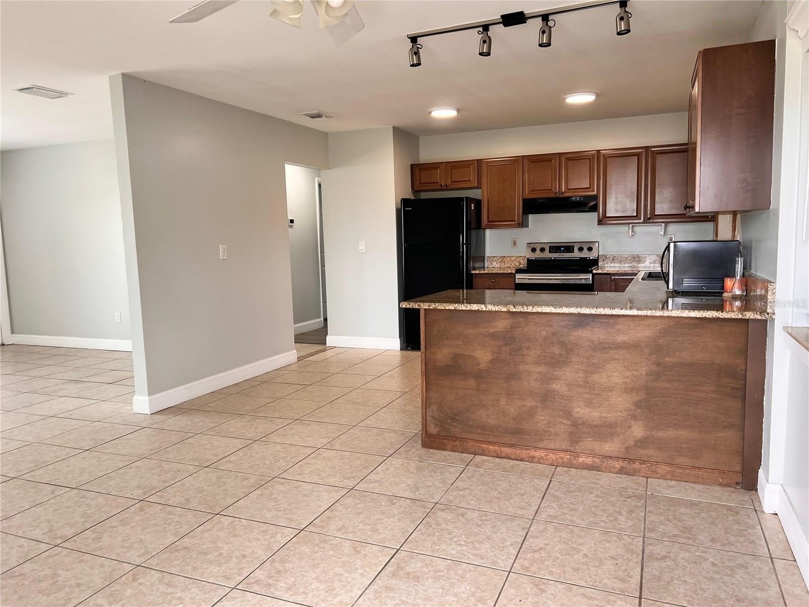 1299 BIRCHCREST Boulevard – photo 4