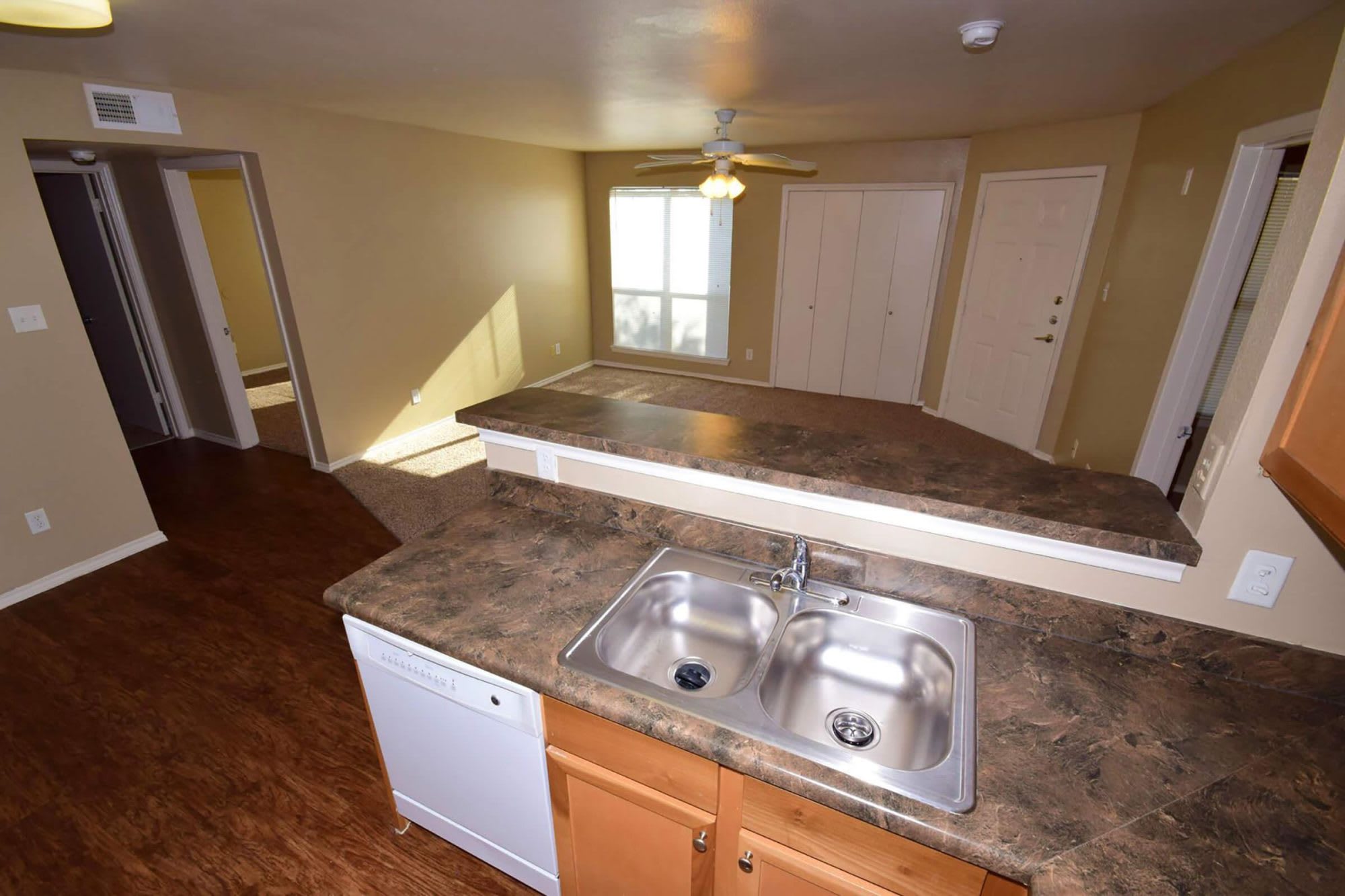 Silver Springs Apartments – photo 4