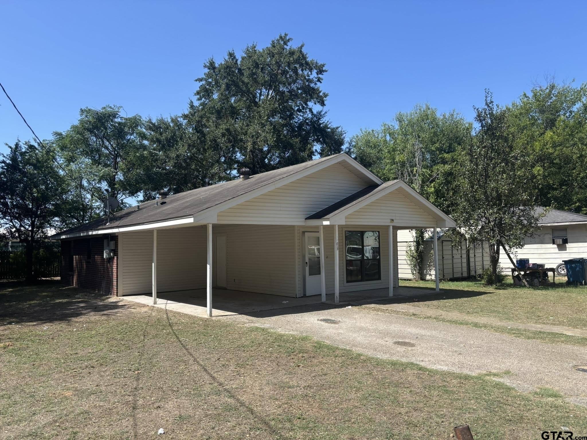 312 E Eddy – photo 2