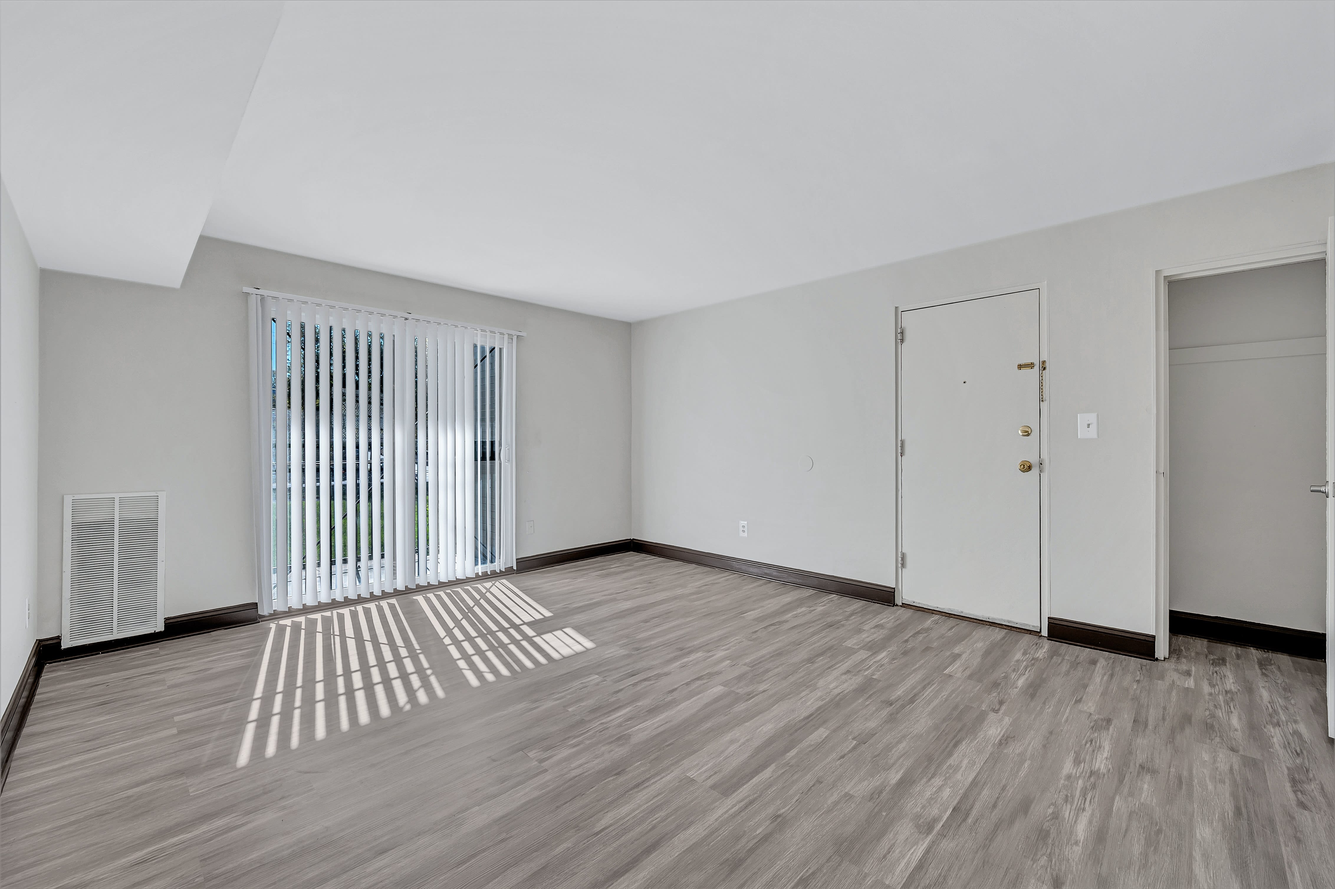 Brookland Manor – photo 1
