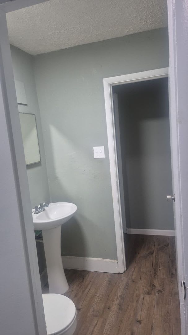 Clean, Bright, and Ready to Go — 314 West Thomas Ct – photo 2