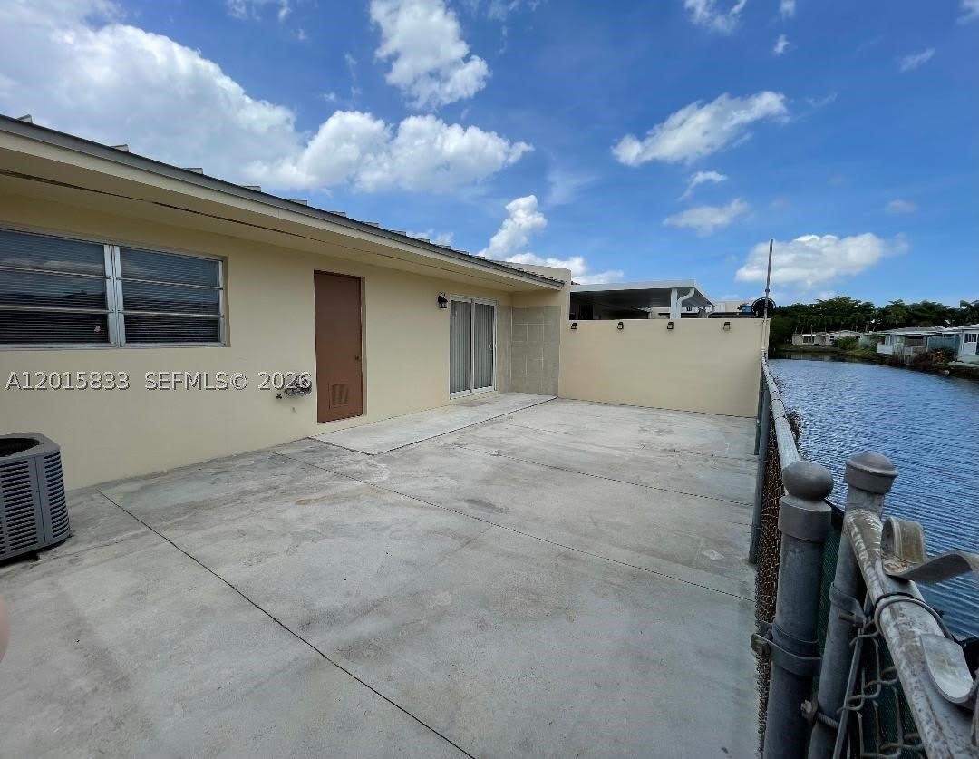 10112 SW 20th St – photo 2