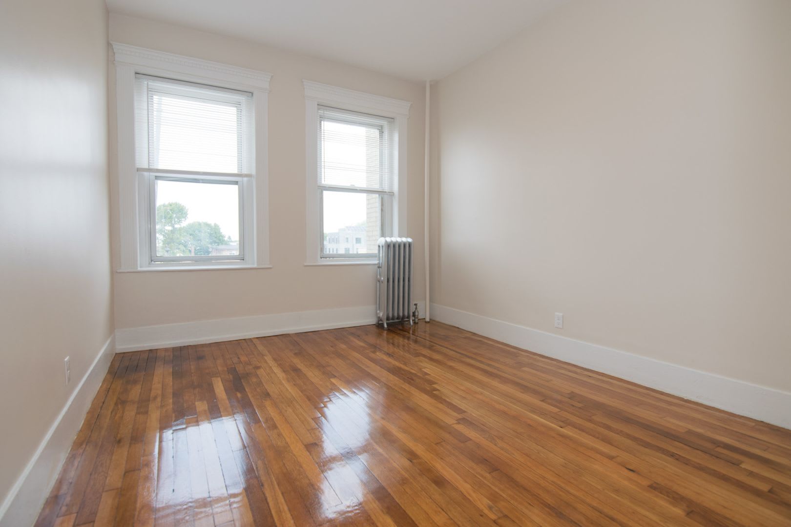 Nicely renovated 4 bed unit near the Green Line and BU! – photo 5