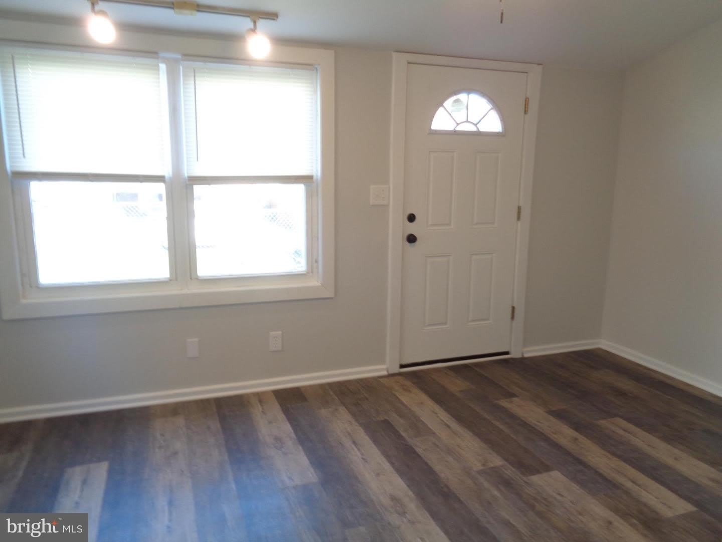 7150 EASTBROOK AVE – photo 2