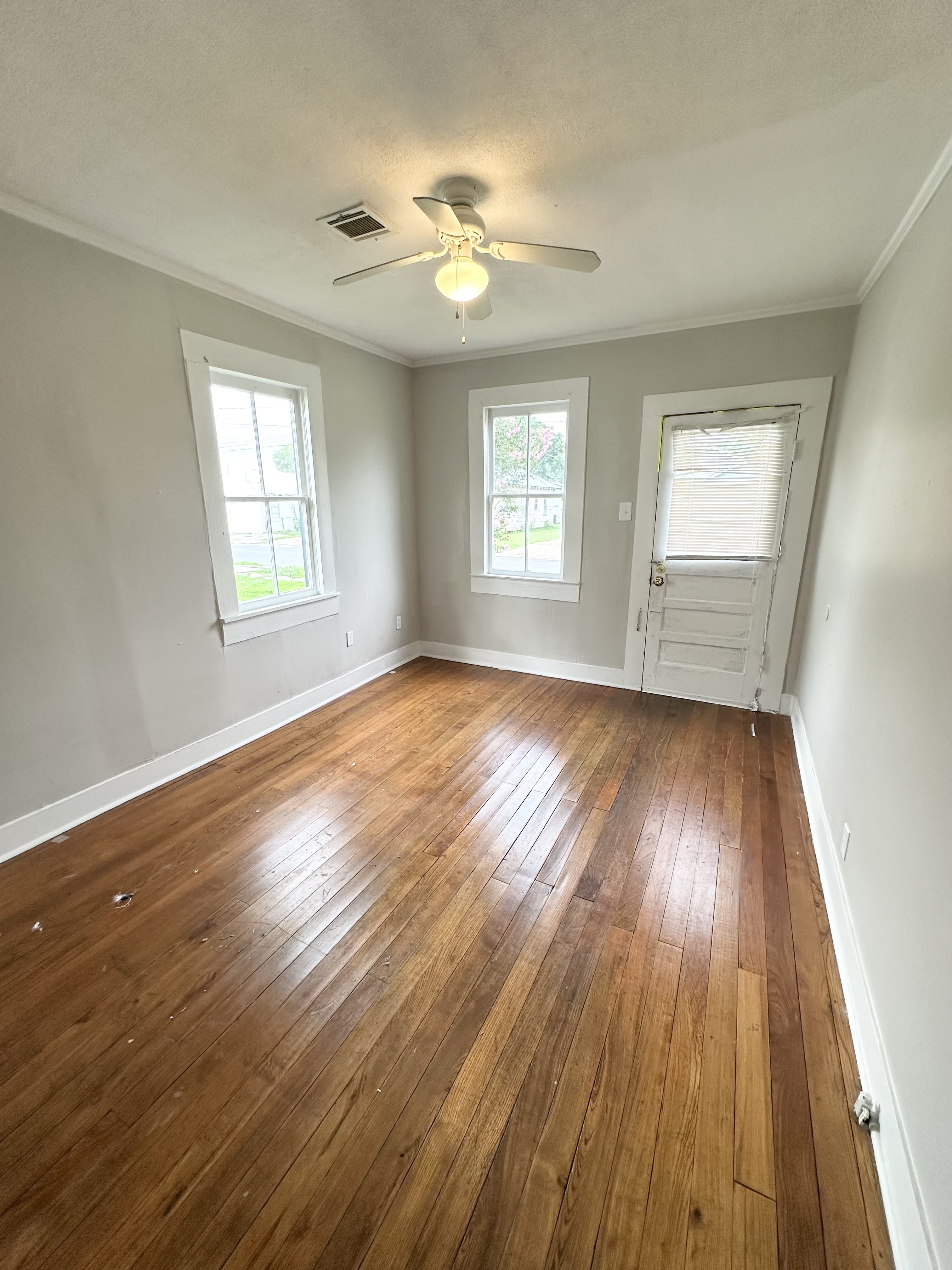 711 S Sterling St – photo 3