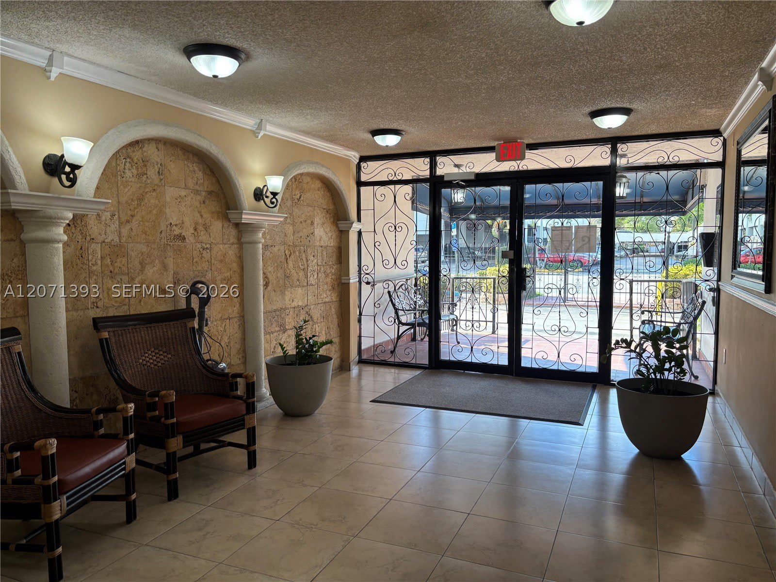 5033 Nw 7Th St – photo 3