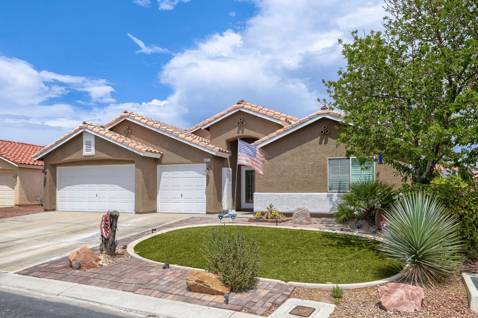 Stunning Aliante Home with 2 Primary Suites, Upgraded Yard & Solar! – photo 3
