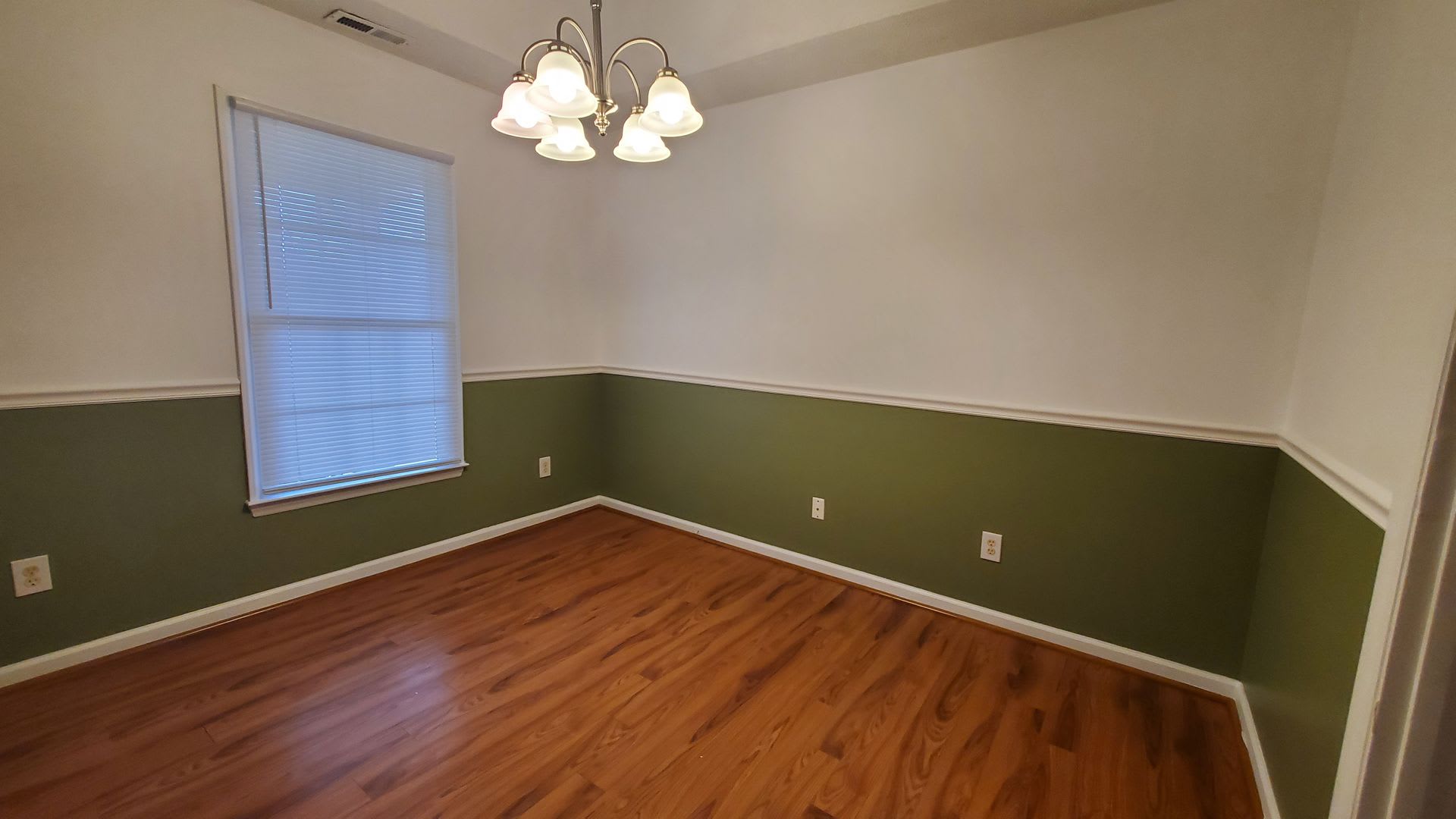 2823 Franzia ~ Birch Creek ~ TWO WEEKS OFF THE FIRST FULL MONTHS RENT!! – photo 3