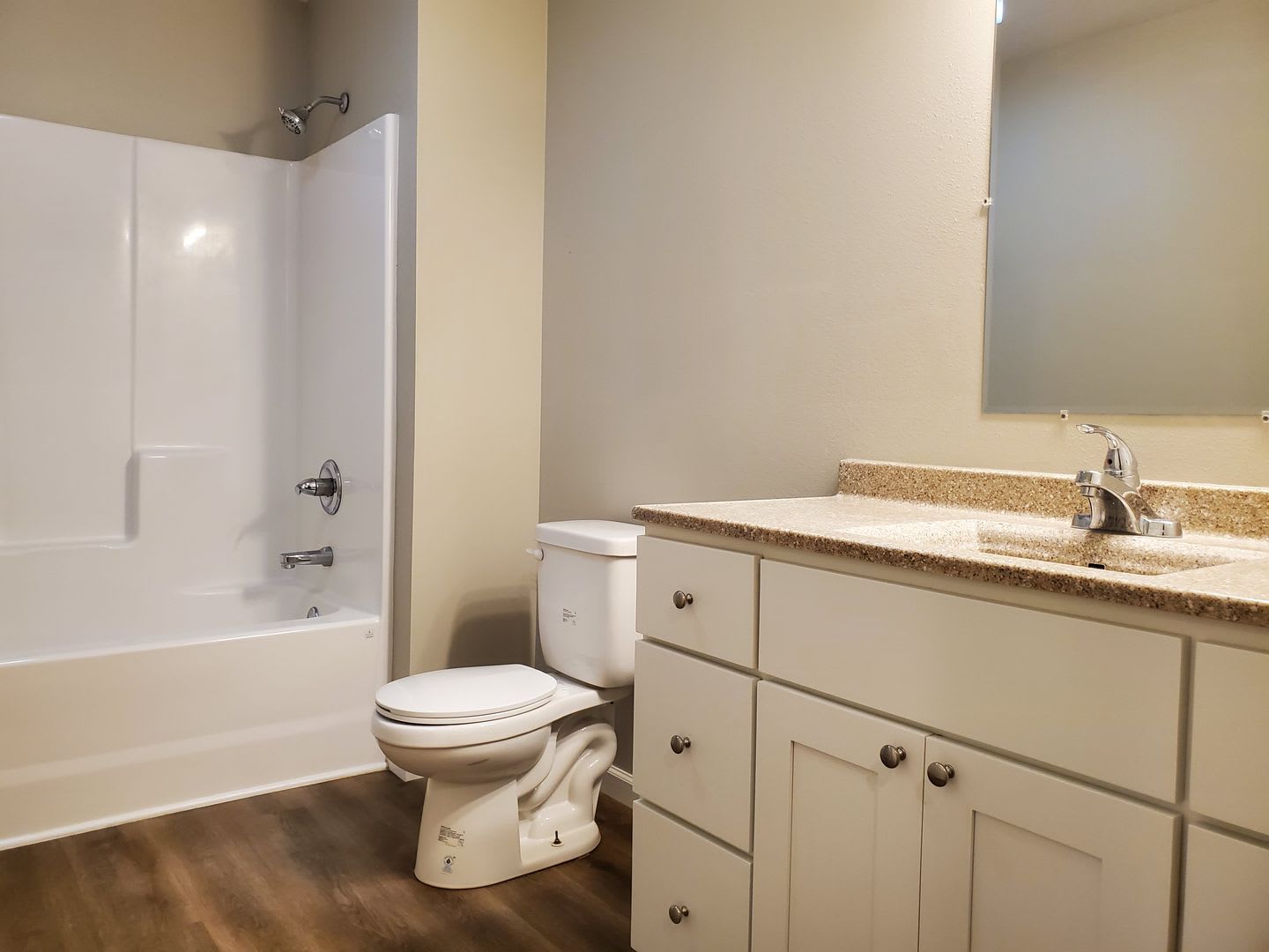 3 bedroom 1 bath apartment located in Jackson, MO – photo 5