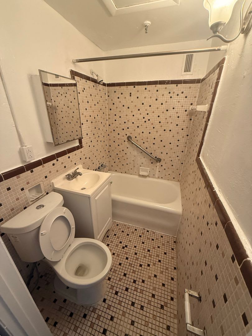 Miami Beach Art Deco Living – 1 Bedroom Steps from the Beach – photo 4
