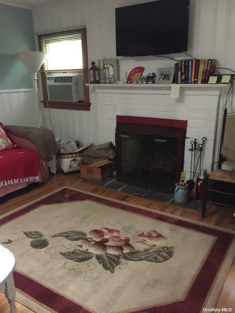 821 Evergreen – photo 2
