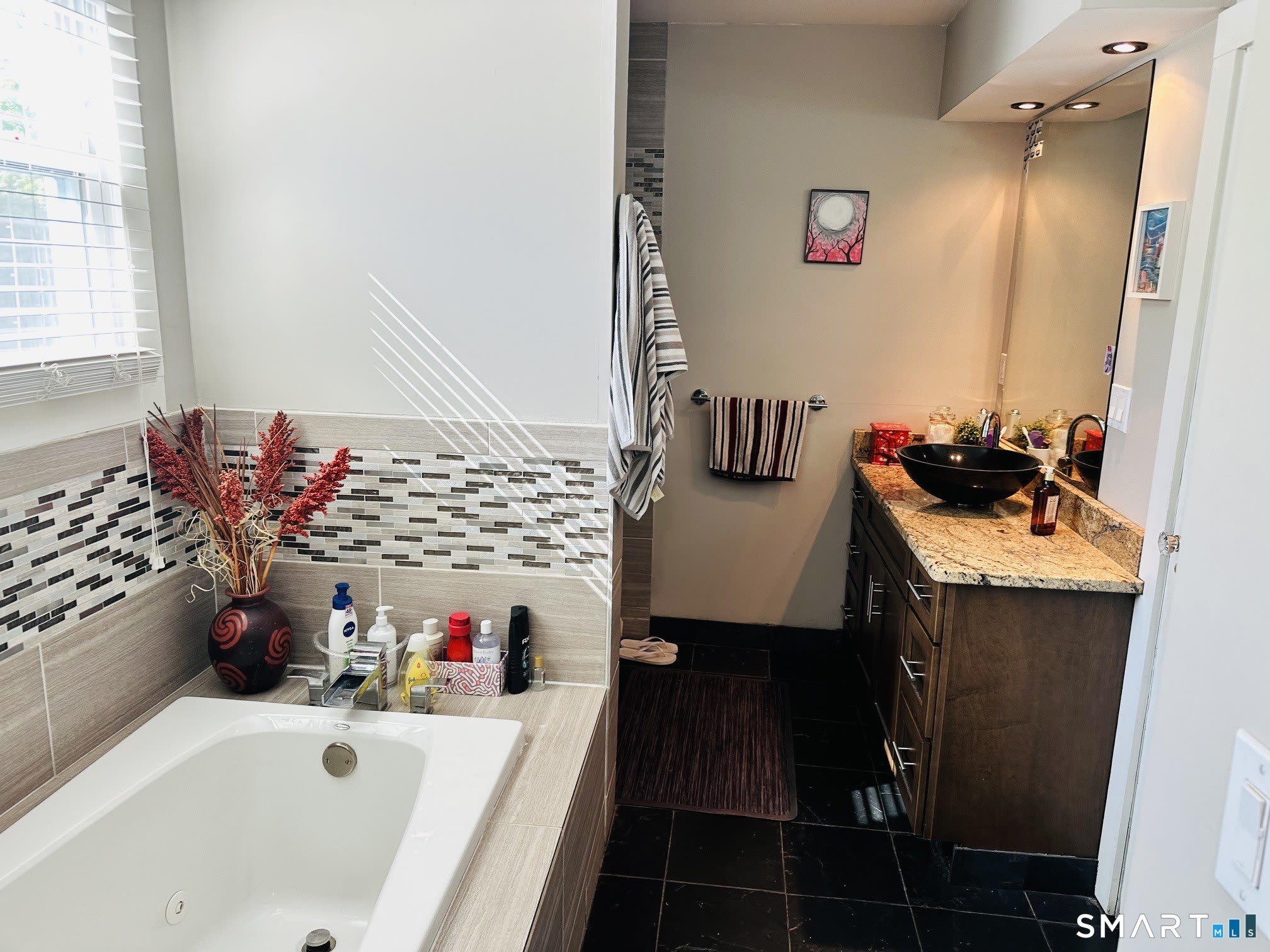 20 22 Lafayette Street – photo 4