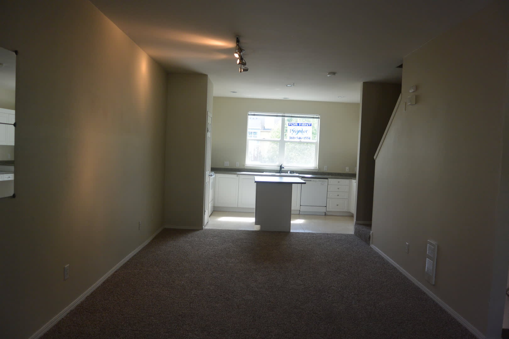 Stunning Northwynd Condominium for Lease near Vancouver Waterfront & Beaches – photo 4