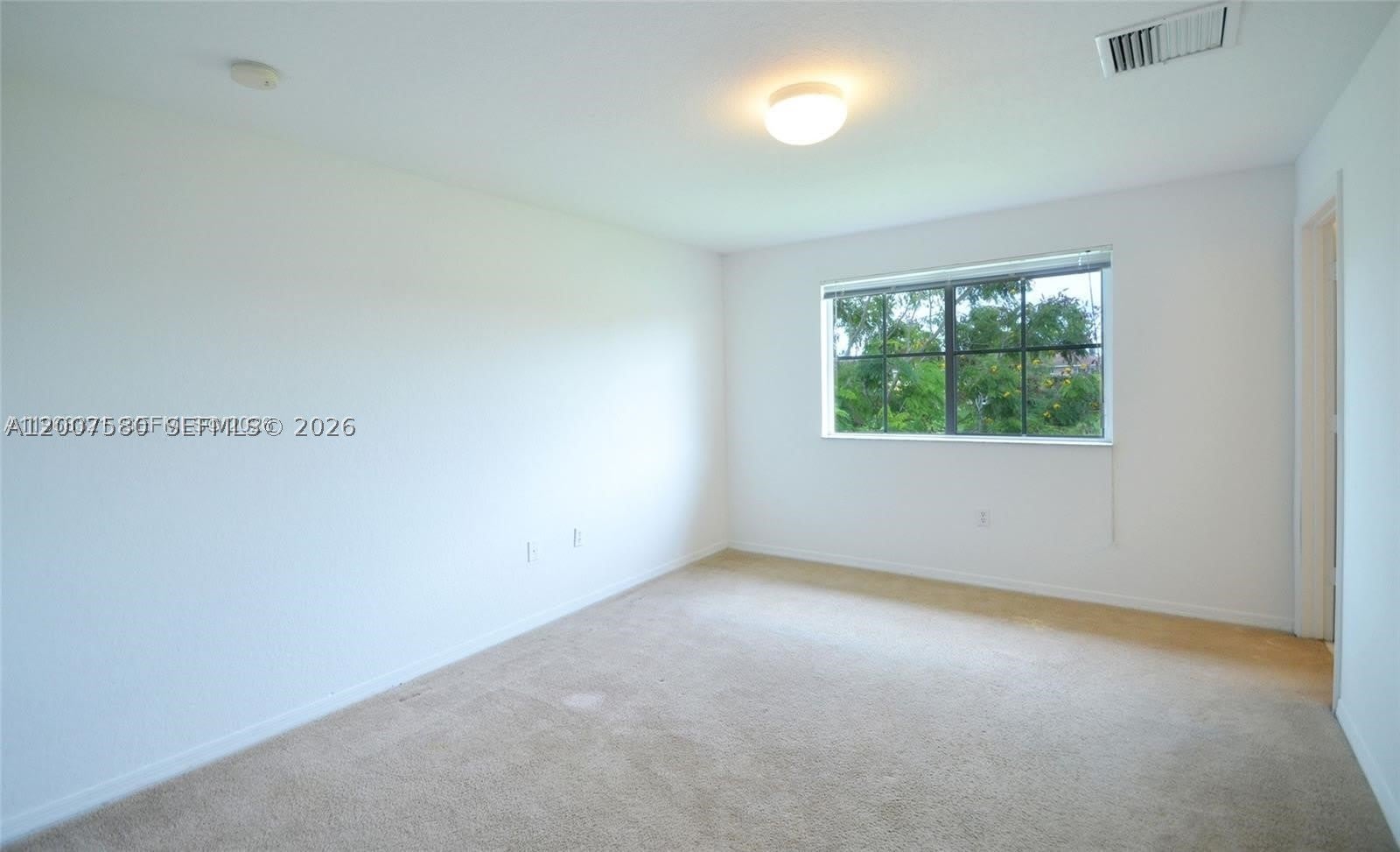 1984 SW 60th Ave – photo 4