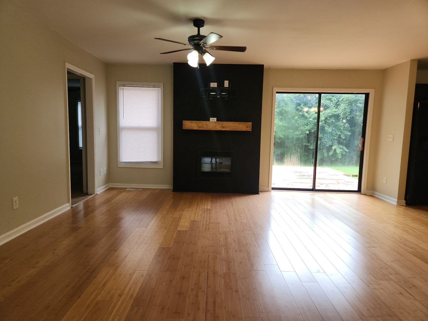 Updated 3 Bed / 2 Bath Ranch – Minutes to Fort Campbell & I-24! – photo 2