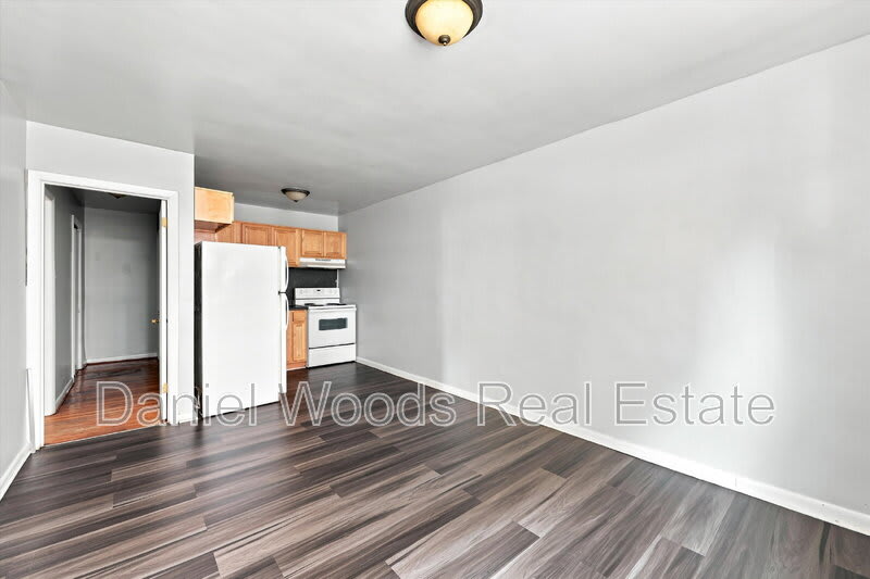 922 Booth St – photo 4